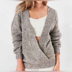 SILENCE + NOISE by UrbanOutfitters Taupe Pullover Wrap Sweater Size Medium